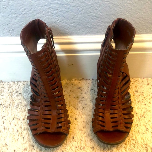 Dress shoes - Picture 1 of 3